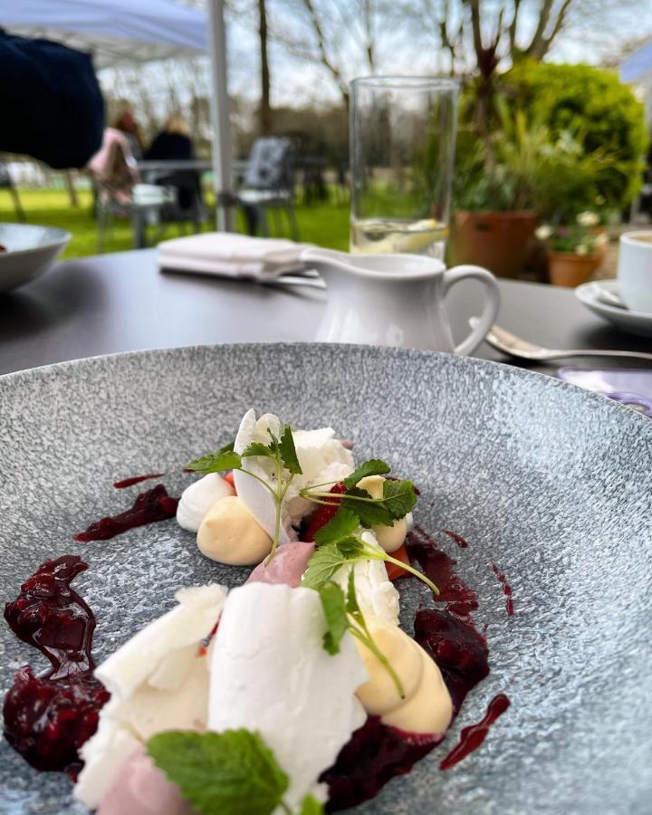 Crouchers Hotel Chichester Eksteriør billede